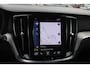 Volvo V60 2.0 T5 R-Design / Trekhaak / Panoramadak / Camera / Leder / Harman Kardon / 20'' / Keyless / CarPlay / Stuurverwarming / Stoelverwarming 4x / DAB / Dodehoek / Cruise Control