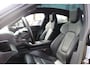 Porsche Taycan Performance 84 kWh / SoH 94,6% / Panoramadak / 360Camera / Luchtvering / Sportchrono / 21'' / Bose / Keyless / Adaptieve Stoelen / Stuur+Stoelverwarming / Dodehoek / DAB / ACC
