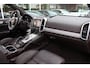 Porsche Cayenne 3.0 S E-Hybrid / Full option! / NL Auto! / Trekhaak / Panoramadak / 360Camera / Luchtvering / Bose / 20'' / Keyless / Sportchrono / Stuurverwarming / Stoelventilatie 4x / Stoelverwarming 4x / Dodehoek / DAB
