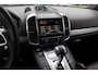Porsche Cayenne 3.0 S E-Hybrid / Full option! / NL Auto! / Trekhaak / Panoramadak / 360Camera / Luchtvering / Bose / 20'' / Keyless / Sportchrono / Stuurverwarming / Stoelventilatie 4x / Stoelverwarming 4x / Dodehoek / DAB