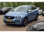Volvo XC60 2.0 D3 FWD Polar+ R-design / 131.279 km! / Trekhaak / Leder&Alcantara / Standkachel / 18'' / Navigatie / Bliss / Stoelverwarming / DAB / ACC
