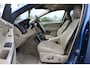 Volvo XC60 2.0 T5 FWD Summum / Trekhaak / Beige Leder / Navigatie / 18'' / Parkeerhulp V+A / Bliss / Stoelverwarming / Elektr. Bestuurdersstoel / Cruise Control