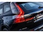 Volvo XC60 2.0 T6 Plug-in Hybrid AWD Ultra Black Edition | PHEV Long Range | Trekhaak | 360 Graden Camera | Gelamineerd Glas | Panoramadak | Head-up Display | Cruise Control Adaptief | Harman Kardon Audio | Sportstoelen