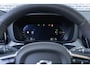 Volvo XC60 2.0 T6 Plug-in Hybrid AWD Ultra Black Edition | PHEV Long Range | Trekhaak | 360 Graden Camera | Gelamineerd Glas | Panoramadak | Head-up Display | Cruise Control Adaptief | Harman Kardon Audio | Sportstoelen