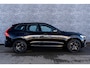 Volvo XC60 2.0 T6 Plug-in Hybrid AWD Ultra Black Edition | PHEV Long Range | Trekhaak | 360 Graden Camera | Gelamineerd Glas | Panoramadak | Head-up Display | Cruise Control Adaptief | Harman Kardon Audio | Sportstoelen