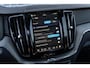 Volvo XC60 2.0 T6 Plug-in Hybrid AWD Ultra Black Edition | PHEV Long Range | Trekhaak | 360 Graden Camera | Gelamineerd Glas | Panoramadak | Head-up Display | Cruise Control Adaptief | Harman Kardon Audio | Sportstoelen