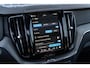 Volvo XC60 2.0 T6 Plug-in Hybrid AWD Ultra Black Edition | PHEV Long Range | Trekhaak | 360 Graden Camera | Gelamineerd Glas | Panoramadak | Head-up Display | Cruise Control Adaptief | Harman Kardon Audio | Sportstoelen