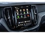 Volvo XC60 2.0 T6 Plug-in Hybrid AWD Ultra Black Edition | PHEV Long Range | Trekhaak | 360 Graden Camera | Gelamineerd Glas | Panoramadak | Head-up Display | Cruise Control Adaptief | Harman Kardon Audio | Sportstoelen