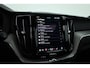 Volvo XC60 T8 Plug-in hybrid Plus Black Edition Luchtvering | Stoelventilatie | Elek. Trekhaak | Pano | Memroy seats | H&K Audio