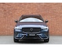 Volvo XC60 T6 Plug-in hybrid AWD Plus Black Edition | Actieve Luchtvering | 21'' Black ed. velgen | Head-Up display | Stuurwiel verwarmbaar | Stoelen voor/achter verwarmbaar | Panoramisch dak met schuif-/kantel functie | 360 graden camera |