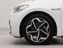 Volkswagen ID.3 First Plus 58 kWh | SoH 94,3% | Apple carplay | Navigatie | Achteruitrij camera | Parkeersensoren voor en achter | Voorstoelen verwarmd | Wifi | Spraakbediening |