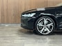 Volvo V60 T6 AWD Recharge Ultra Dark | Trekhaak | 360° Camera | Schuifdak | Head-Up Display | Harman Kardon | 19 Inch | Adaptieve Cruise Control | Stoelverwarming voor+achter | Stuurwielverwarming | Full LED Meesturende koplampen | Pilot Assist | BLIS Dode Hoek Detectie | Elektrische voorstoelen geheugen | Lederen bekleding | Zitting verlenging voorstoelen | Lederen dashboard | Google Infotainment | Keyless Drive | Parkeersensoren voor+achter | Privacy Glass | Elektrisch bedienbare achterklep | DAB Radio | Apple Carplay/Android Auto | Volvo On Call met mobiele App functie | Onyx Black Metallic |