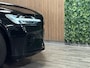 Volvo V60 T6 AWD Recharge Ultra Dark | Trekhaak | 360° Camera | Schuifdak | Head-Up Display | Harman Kardon | 19 Inch | Adaptieve Cruise Control | Stoelverwarming voor+achter | Stuurwielverwarming | Full LED Meesturende koplampen | Pilot Assist | BLIS Dode Hoek Detectie | Elektrische voorstoelen geheugen | Lederen bekleding | Zitting verlenging voorstoelen | Lederen dashboard | Google Infotainment | Keyless Drive | Parkeersensoren voor+achter | Privacy Glass | Elektrisch bedienbare achterklep | DAB Radio | Apple Carplay/Android Auto | Volvo On Call met mobiele App functie | Onyx Black Metallic |