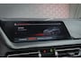 BMW 1-Serie 118i High Executive M-Sport | HARMAN & KARDON | PANORAMADAK | SPORTSTOELEN VOLLEDER INTERIEUR | STOELVERWARMING | SFEERVERLICHTING | CRUISE CONTROL |