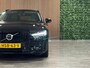 Volvo V60 T6 AWD Recharge Ultra Dark | Trekhaak | 360° Camera | Schuifdak | Head-Up Display | Harman Kardon | 19 Inch | Adaptieve Cruise Control | Stoelverwarming voor+achter | Stuurwielverwarming | Full LED Meesturende koplampen | Pilot Assist | BLIS Dode Hoek Detectie | Elektrische voorstoelen geheugen | Lederen bekleding | Zitting verlenging voorstoelen | Lederen dashboard | Google Infotainment | Keyless Drive | Parkeersensoren voor+achter | Privacy Glass | Elektrisch bedienbare achterklep | DAB Radio | Apple Carplay/Android Auto | Volvo On Call met mobiele App functie | Onyx Black Metallic |