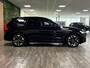 Volvo XC60 T6 AWD Recharge Ultra Dark | Luchtvering | Trekhaak | 360° Camera | Head-Up Display | Harman Kardon | Adaptieve Cruise Control | Stoelverwarming voor+achter | Stuurwielverwarming | Full LED Meesturende koplampen | Pilot Assist | BLIS Dode Hoek Detectie | Elektrische voorstoelen geheugen | Quilted Nordico bekleding | Zitting verlenging voorstoelen | Lederen Dashboard | Schuifdak | 20 Inch | Google Infotainment | Keyless Drive | Parkeersensoren voor+achter | Privacy Glass | Elektrisch bedienbare achterklep | Alarm Klasse III | DAB Radio | Apple Carplay/Android Auto | Draadloos telefoon opladen | Volvo On Call met mobiele App functie | Onyx Black Metallic |