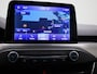 Ford Focus 1.0 EcoBoost Titanium Business | Afn. Trekhaak | Stoel- & Stuurwielverwarming | Camera | Keyless | Licht- & Regensensor | Full-Map Navigatie | Voorruit Verwarmd | 16" LMV | Cruise Control & Snelheidsbegrenzer | Apple Carplay & Android Auto