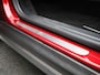 Ford Focus 1.0 EcoBoost Titanium Business | Afn. Trekhaak | Stoel- & Stuurwielverwarming | Camera | Keyless | Licht- & Regensensor | Full-Map Navigatie | Voorruit Verwarmd | 16" LMV | Cruise Control & Snelheidsbegrenzer | Apple Carplay & Android Auto