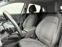 Hyundai Kona Electric EV Comfort Smart 39 kWh automaat / SOH 100% / Fabrieksgarantie t/m 2-2027 / 8 jaar Batterijgarantie / Volledig onderhouden / Stoel-/Stuurverwarming / Achteruitrijcamera / Navigatie / Apple Carplay/Android Auto /