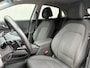 Hyundai Kona Electric EV Comfort Smart 39 kWh automaat / SOH 100% / Fabrieksgarantie t/m 2-2027 / 8 jaar Batterijgarantie / Volledig onderhouden / Stoel-/Stuurverwarming / Achteruitrijcamera / Navigatie / Apple Carplay/Android Auto /
