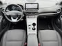 Hyundai Kona Electric EV Comfort Smart 39 kWh automaat / SOH 100% / Fabrieksgarantie t/m 2-2027 / 8 jaar Batterijgarantie / Volledig onderhouden / Stoel-/Stuurverwarming / Achteruitrijcamera / Navigatie / Apple Carplay/Android Auto /
