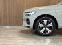 Volvo XC60 T6 AWD Recharge Plus Bright | Trekhaak | Adaptieve Cruise Control | Stoelverwarming voor+achter | Stuurwielverwarming | Schuifdak | Pilot Assist | BLIS Dode Hoek Detectie | Elektrische voorstoelen geheugen | Lederen bekleding | Zitting verlenging voorstoelen | 19 Inch | Google Infotainment | Keyless Drive | Parkeersensoren voor+achter | Privacy Glass | Elektrisch bedienbare achterklep | DAB Radio | Apple Carplay/Android Auto | Draadloos telefoon opladen | Volvo On Call met mobiele App functie | Vapour Grey Metallic |