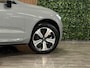 Volvo XC60 T6 AWD Recharge Plus Bright | Trekhaak | Adaptieve Cruise Control | Stoelverwarming voor+achter | Stuurwielverwarming | Schuifdak | Pilot Assist | BLIS Dode Hoek Detectie | Elektrische voorstoelen geheugen | Lederen bekleding | Zitting verlenging voorstoelen | 19 Inch | Google Infotainment | Keyless Drive | Parkeersensoren voor+achter | Privacy Glass | Elektrisch bedienbare achterklep | DAB Radio | Apple Carplay/Android Auto | Draadloos telefoon opladen | Volvo On Call met mobiele App functie | Vapour Grey Metallic |