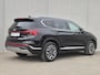 Hyundai Santa Fe 1.6 T-GDI HEV 4WD Premium Sky / Dealer onderhouden / Glazen schuif- en kanteldak / Head Up Display / Trekgewicht 1650 kg / Stuur- Stoel & Achterbank verwarming / Elektrische achterklep / Rondomzicht camera / Stoelventilatie / Adaptief cruise control /