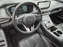 Hyundai Santa Fe 1.6 T-GDI HEV 4WD Premium Sky / Dealer onderhouden / Glazen schuif- en kanteldak / Head Up Display / Trekgewicht 1650 kg / Stuur- Stoel & Achterbank verwarming / Elektrische achterklep / Rondomzicht camera / Stoelventilatie / Adaptief cruise control /
