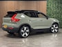 Volvo XC40 Single Motor Extended Range Ultimate 82 kWh | 97% SoH | Trekhaak | Schuifdak | 360° Camera | Harman Kardon | Adaptieve Cruise Control | Bestuurdersstoel elektrisch geheugen | Stoel en Stuurwielverwarming | 20 Inch | Passagiersstoel elektrisch | Microtech / alcantara bekleding met wit stiksel en bies | Zitting verlenging voorstoelen | Pilot Assist | BLIS Dode Hoek Detectie | Warmtepomp | Google Infotainment | Keyless Drive | Verlichtingspack 2 | Parkeersensoren voor+achter | Privacy Glass | Elektrisch bedienbare achterklep | Breedstralers in voorbumper | Draadloos telefoon opladen | DAB Radio | Apple Carplay/Android Auto | Volvo On Call met mobiele App functie | Sage Green Metallic |