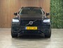 Volvo XC90 T8 AWD Recharge Ultimate Dark | Luchtvering | Trekhaak | 360° Camera | Head-Up Display | Harman Kardon | 455pk | Adaptieve Cruise Control | Stoelverwarming voor+achter | Stuurwielverwarming | Schuifdak | Full LED Meesturende koplampen | Pilot Assist | BLIS Dode Hoek Detectie | Alcantara hemelbekleding | Lederen zonnekleppen en handgrepen | Elektrische voorstoelen geheugen | Lederen bekleding | Zitting verlenging voorstoelen | Lederen dashboard | 20 Inch | Google Infotainment | Keyless Drive | Privacy Glass | Elektrisch bedienbare achterklep | Geïntegreerd kinderzitje achterin | Geïntegreerde zongordijnen achterportieren | Verlichte instaplijsten | 7-Persoons | 4-Zone Climate Control | DAB Radio | Apple Carplay/Android Auto | Alarm Klasse III | Draadloos telefoon opladen | Volvo On Call met mobiele App functie | Onyx Black Metallic |