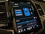 Volvo XC90 T8 AWD Recharge Ultimate Dark | Luchtvering | Trekhaak | 360° Camera | Head-Up Display | Harman Kardon | 455pk | Adaptieve Cruise Control | Stoelverwarming voor+achter | Stuurwielverwarming | Schuifdak | Full LED Meesturende koplampen | Pilot Assist | BLIS Dode Hoek Detectie | Alcantara hemelbekleding | Lederen zonnekleppen en handgrepen | Elektrische voorstoelen geheugen | Lederen bekleding | Zitting verlenging voorstoelen | Lederen dashboard | 20 Inch | Google Infotainment | Keyless Drive | Privacy Glass | Elektrisch bedienbare achterklep | Geïntegreerd kinderzitje achterin | Geïntegreerde zongordijnen achterportieren | Verlichte instaplijsten | 7-Persoons | 4-Zone Climate Control | DAB Radio | Apple Carplay/Android Auto | Alarm Klasse III | Draadloos telefoon opladen | Volvo On Call met mobiele App functie | Onyx Black Metallic |