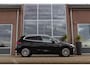 BMW 2-Serie Active Tourer 230e xDrive Luxury Line | 1e eigenaar | BTW auto | Driving Assistant | Harman Kardon | 360 camera | Panoramadak | Head-up | M-sportstuur | Keyless entry