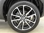 Toyota Yaris Cross 1.5 Hybrid GR Sport Limited | Dealeronderhouden | Dodehoek detectie | Stoel+stuurverwarming | Parkeersensoren voor+achter | Draadloze telefoonlader | Navigatie | Apple CarPlay/Android Auto | Cruise Control Adaptive |