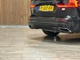 Volvo V60 T6 AWD Recharge R-Design Long Range | Schuifdak | Trekhaak | Adaptieve Cruise Control | Stoel en Stuurwielverwarming | Pilot Assist | Parkeercamera | Full LED Meesturende koplampen | Elektrische voorstoelen geheugen | R-Design contour stoelen met wit stiksel en bies | Zitting verlenging voorstoelen | 18 Inch | Keyless Drive | Parkeersensoren voor+achter | Privacy Glass | Elektrisch bedienbare achterklep | DAB Radio | Apple Carplay/Android Auto | Volvo On Call met mobiele App functie | Onyx Black Metallic |