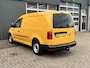 Volkswagen Caddy Maxi 2.0 TDI L2H1 Airco Cruise controle Trekhaak 1500kg trekgewicht Parkeersensoren achter Kastinrichting Schuifdeur Telefoon verbinding 1e eigenaar Euro 6 Verlengd bpm vrij voor particulier gebruik !!