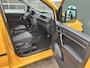 Volkswagen Caddy Maxi 2.0 TDI L2H1 Airco Cruise controle Trekhaak 1500kg trekgewicht Parkeersensoren achter Kastinrichting Schuifdeur Telefoon verbinding 1e eigenaar Euro 6 Verlengd bpm vrij voor particulier gebruik !!