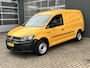 Volkswagen Caddy Maxi 2.0 TDI L2H1 Airco Cruise controle Trekhaak 1500kg trekgewicht Parkeersensoren achter Kastinrichting Schuifdeur Telefoon verbinding 1e eigenaar Euro 6 Verlengd bpm vrij voor particulier gebruik !!