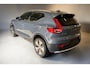 Volvo XC40 1.5 T4 Plug-in Hybrid 155kW/211pk DCT7 Plus Bright FACELIFT! HARMAN/KARDON + CAMERA + CLIMA + CRUISE + NAVI SENSUS + LANE ASSIST + EL.SPORTSTOELEN + KEYLESS ENTRY&GO + EL.ACHTERKLEP MET SENSOR + PARKSENSOREN V&A + 18" LM-VELGEN!!