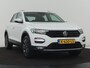 Volkswagen T-Roc 1.0 TSI Style Business | Trekhaak | Camera | Adaptive cruise | Carplay | Navigatie | Side Assist | Climate control | DAB | Parkeerhulp | Bluetooth