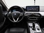 BMW 5-Serie Touring 520e 150kW | ACHTERUITRIJCAMERA | LEDER INTERIEUR | NAVIGATIE GROOT | MEMORY SEAT | TREKHAAK WEGKLAPBAAR | LED VERLICHTING | CLIMATE CONTROL | STOELVERWARMING |