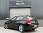 BMW 1-Serie 118I | Climate Control | Bluetooth | PDC | Stoelverwarming | LED | 17'' LM | APK 03/27 | Volledig Onderhouden
