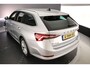 Skoda Octavia Combi Business Edition 1.0 TSI 110pk Trekhaak, Cruise control, Navigatie, Achteruitrijcamera, Elektrische achterklep, LED koplampen, Parkeersensoren