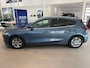 Ford Focus 1.0 EcoBoost Hybrid Titanium AUTOMAAT | STOEL - STUUR - VOORRUIT VERWARMING | APLLE CARPLY - ANDROID AUTO | PARKEER SENSOREN VOOR EN ACHTER | 5850 KM