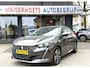 Peugeot 208 100 Pk Benzine Luxe Allure * Navigatie * Climate & Cruise Control * L.M. Velgen * Keyless Start * 1/2 Lederen Interieur * DAB Radio * Parkeersensoren * Vingerhoets; Vierde Generatie Eersteklas Service. Al meer dan 100 jaar een begrip in de Brabantse Kempen.