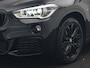 BMW X1 sDrive18i M Sport 141pk | Trekhaak Afn. | Camera | Lederen Sportstoelen Verwarmd | Navigatie | Cruise Control | LED Koplampen | 18"L.M |