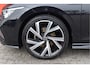 Volkswagen Golf 1.5 eTSI R-Line Panorama, Virtual cockpit, Adaptive cruise, Stuur/Stoelverwarming, Sfeer, Camera