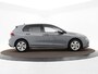 Volkswagen Golf 1.0 eTSI 110pk DSG Life automaat · Camera · Apple/Android Car Play · Navigatie · P-Sensoren · Sfeerverlichting · 16'' Inch · Garantie t/m 06-02-2028 of 100.000km