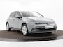 Volkswagen Golf 1.0 eTSI 110pk DSG Life automaat · Camera · Apple/Android Car Play · Navigatie · P-Sensoren · Sfeerverlichting · 16'' Inch · Garantie t/m 06-02-2028 of 100.000km