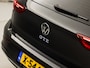 Volkswagen Golf 1.4 eHybrid GTE 245Pk Automaat (APPLE CARPLAY, GROOT NAVI, GETINT GLAS, KEYLESS, SPORTSTOELEN, PARKEERSENSOREN, SFEERVERLICHTING, CRUISE, NIEUWSTAAT)